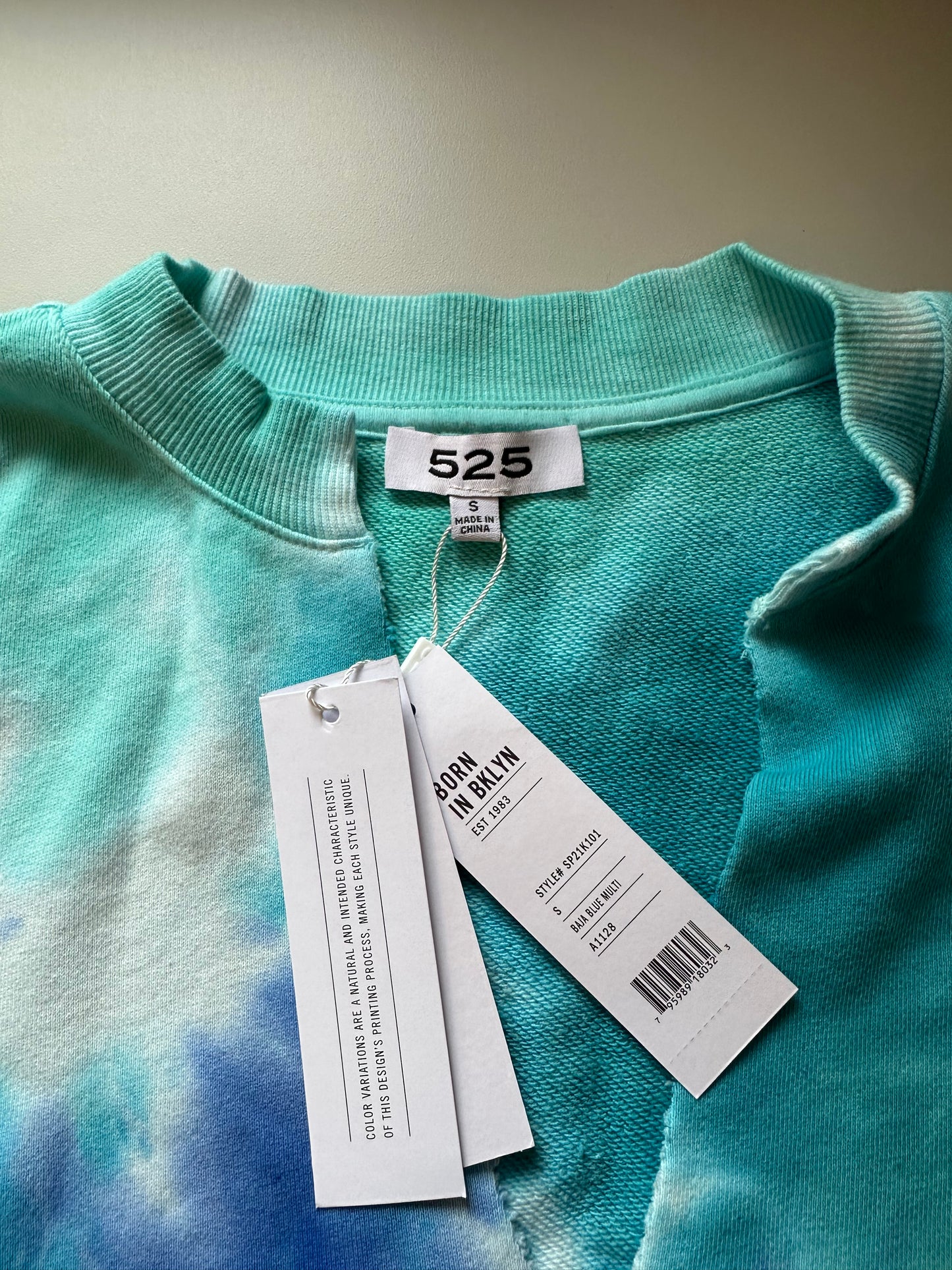 NWT 525 America Split Neck Blue Tie Dye Sleeveless Sweatshirt | Size Small