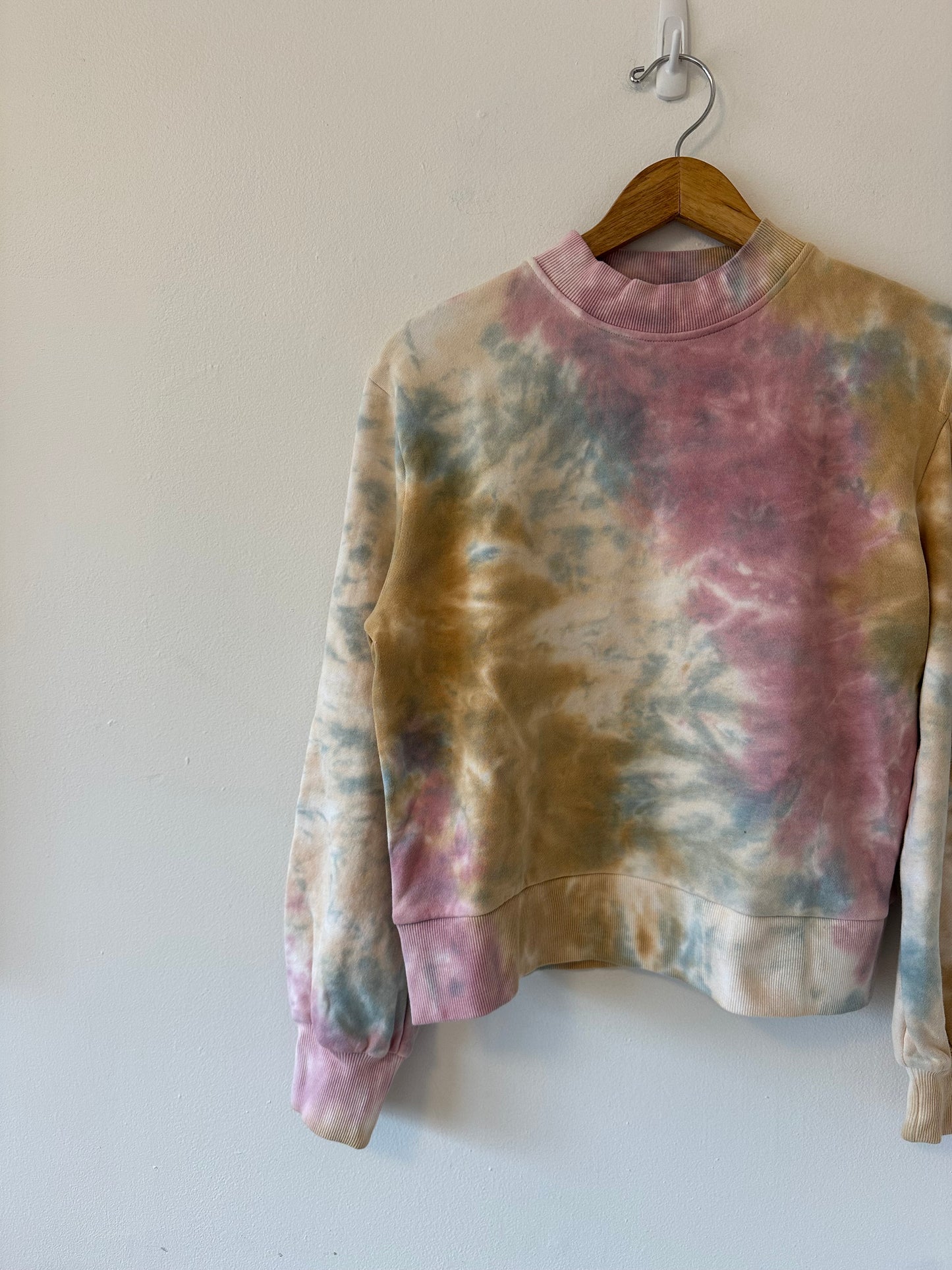 NWT 525 America Open Shoulder Tie Dye Cotton Sweatshirt | Size Small