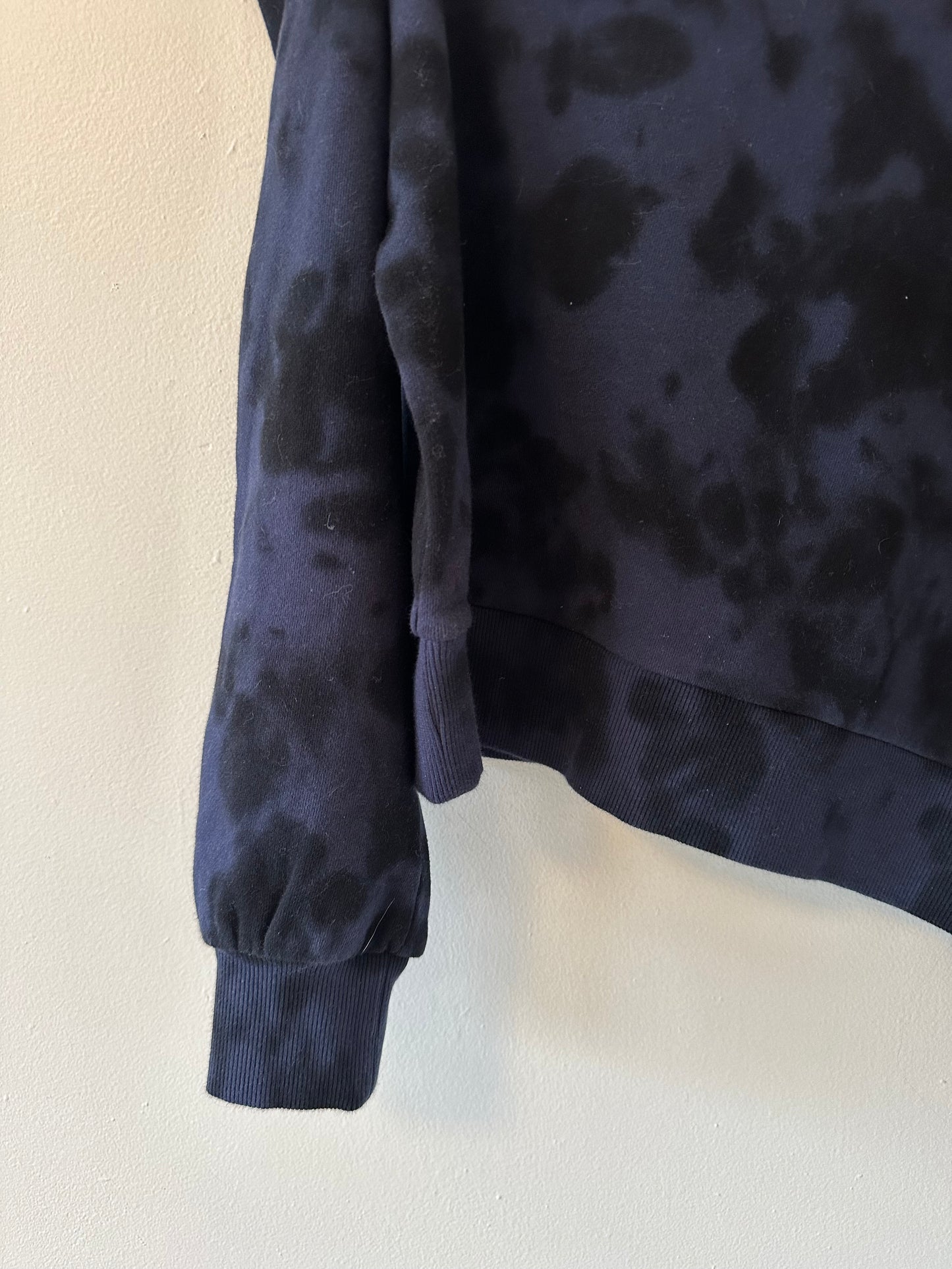 NWT 525 America Off The Shoulder Indigo Blue Tie Dye Sweatshirt | Size Small
