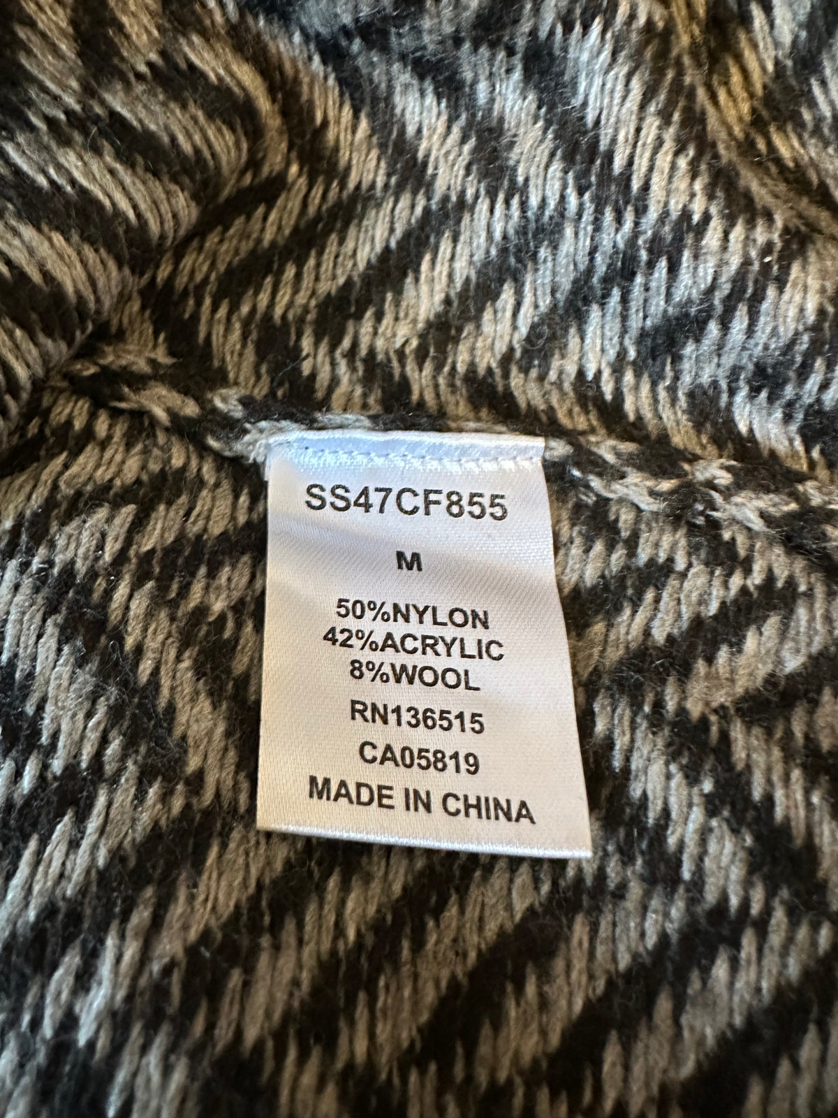 Stitches & Stripes Herringbone Turtleneck Sweater in Black and Grey | Size Medium