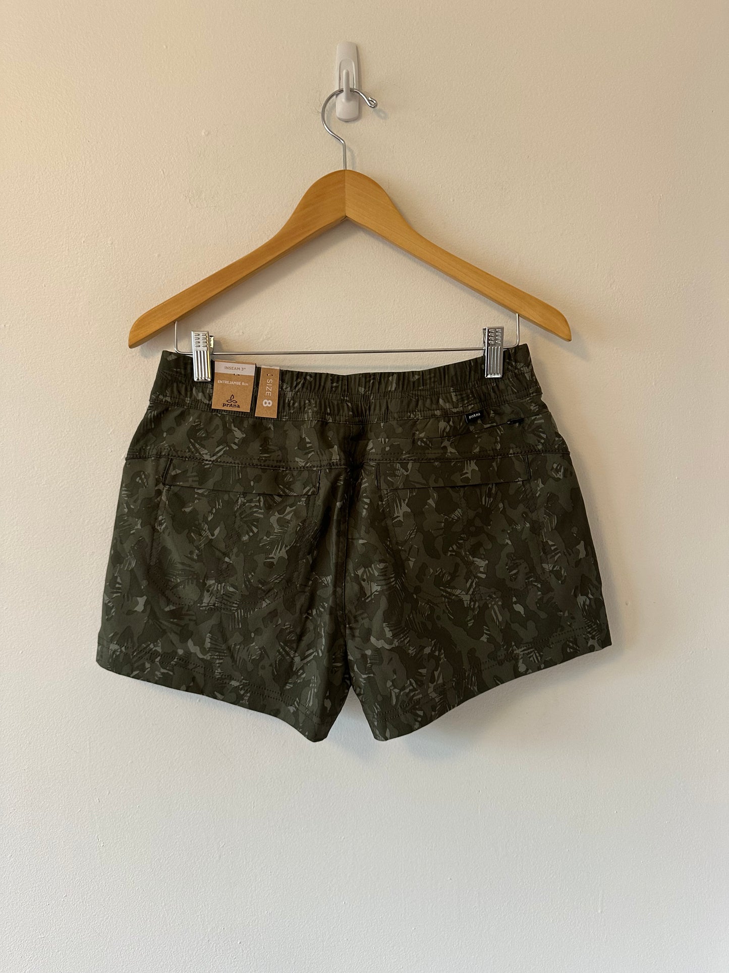 NWT Prana Pull On Stretch Nylon Shorts in Evergreen Camo Green | Size 8