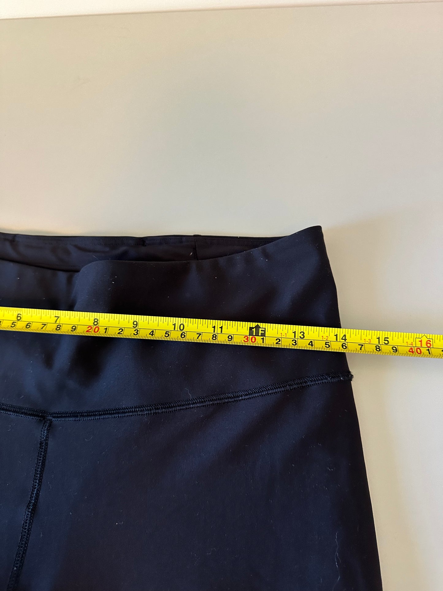 Athleta Interval High Rise Workout Leggings in Black | Size Medium Tall