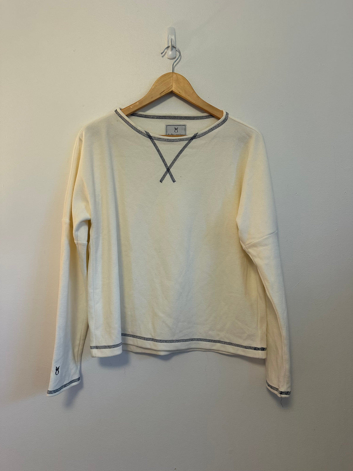 Dudley Stephens Cream Fleece Pullover Sweatshirt | Size Medium