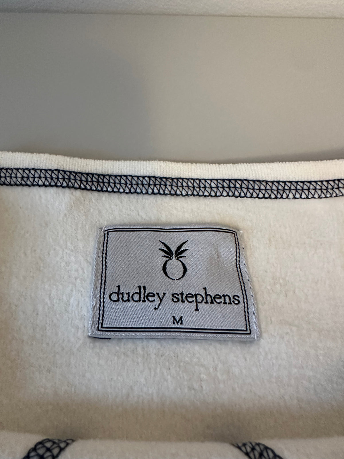 Dudley Stephens Cream Fleece Pullover Sweatshirt | Size Medium