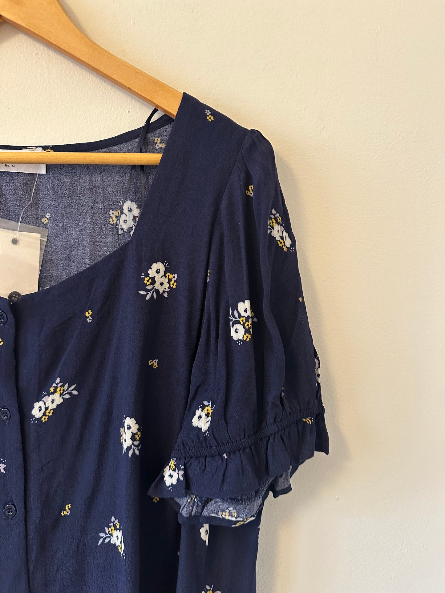 NWT Anthropologie Elodie Navy Blue Floral Ruffle Puff Sleeve Blouse | Size XL