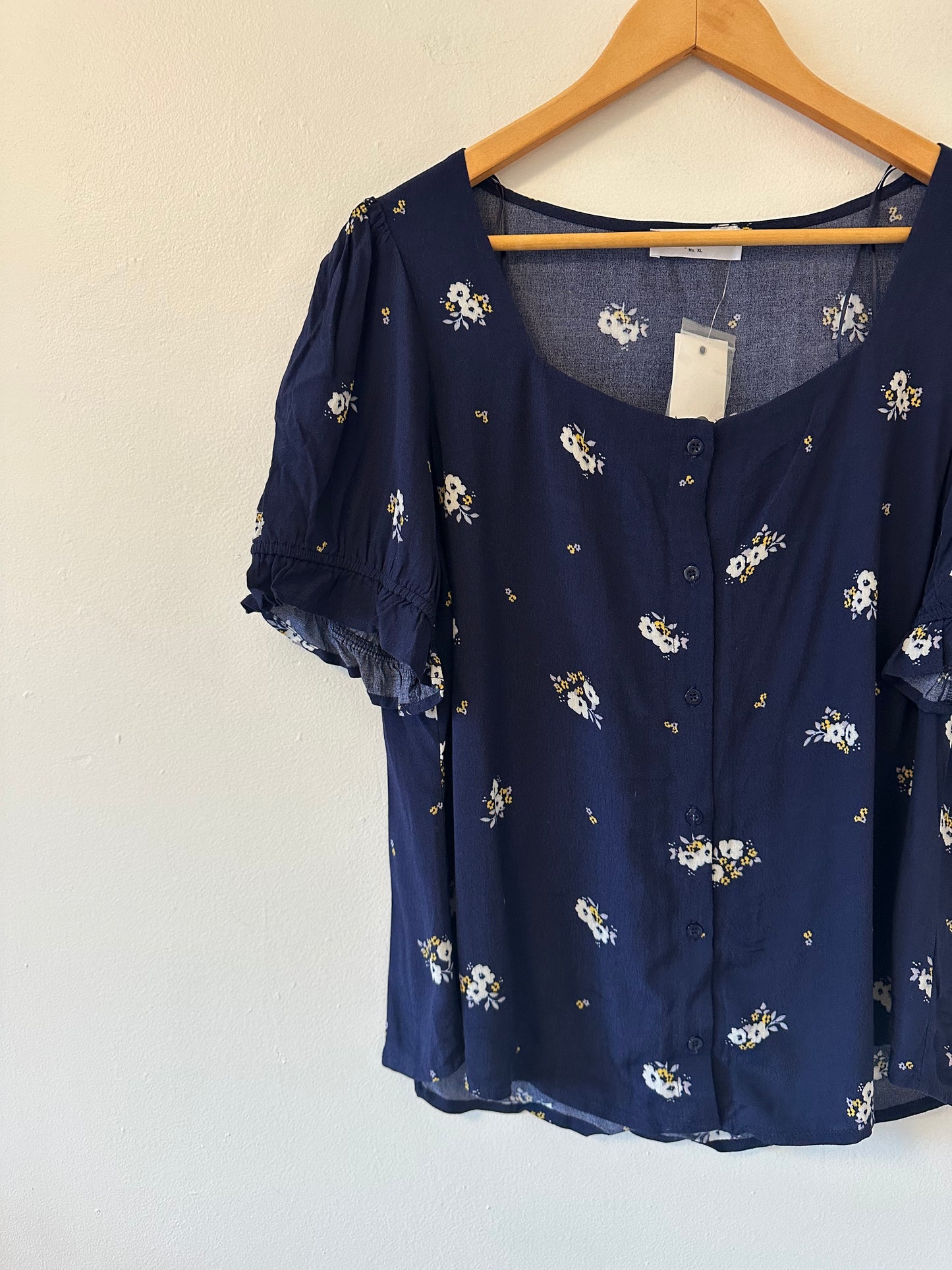 NWT Anthropologie Elodie Navy Blue Floral Ruffle Puff Sleeve Blouse | Size XL