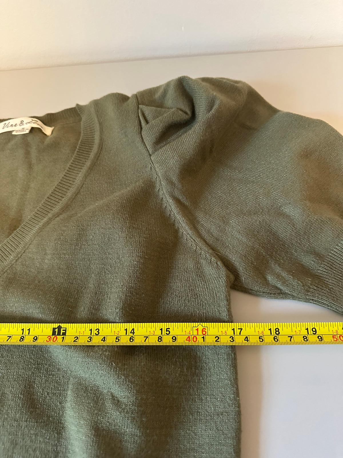Vine & Love Olive Green Puff Sleeve V-Neck Knit Sweater | Size Small