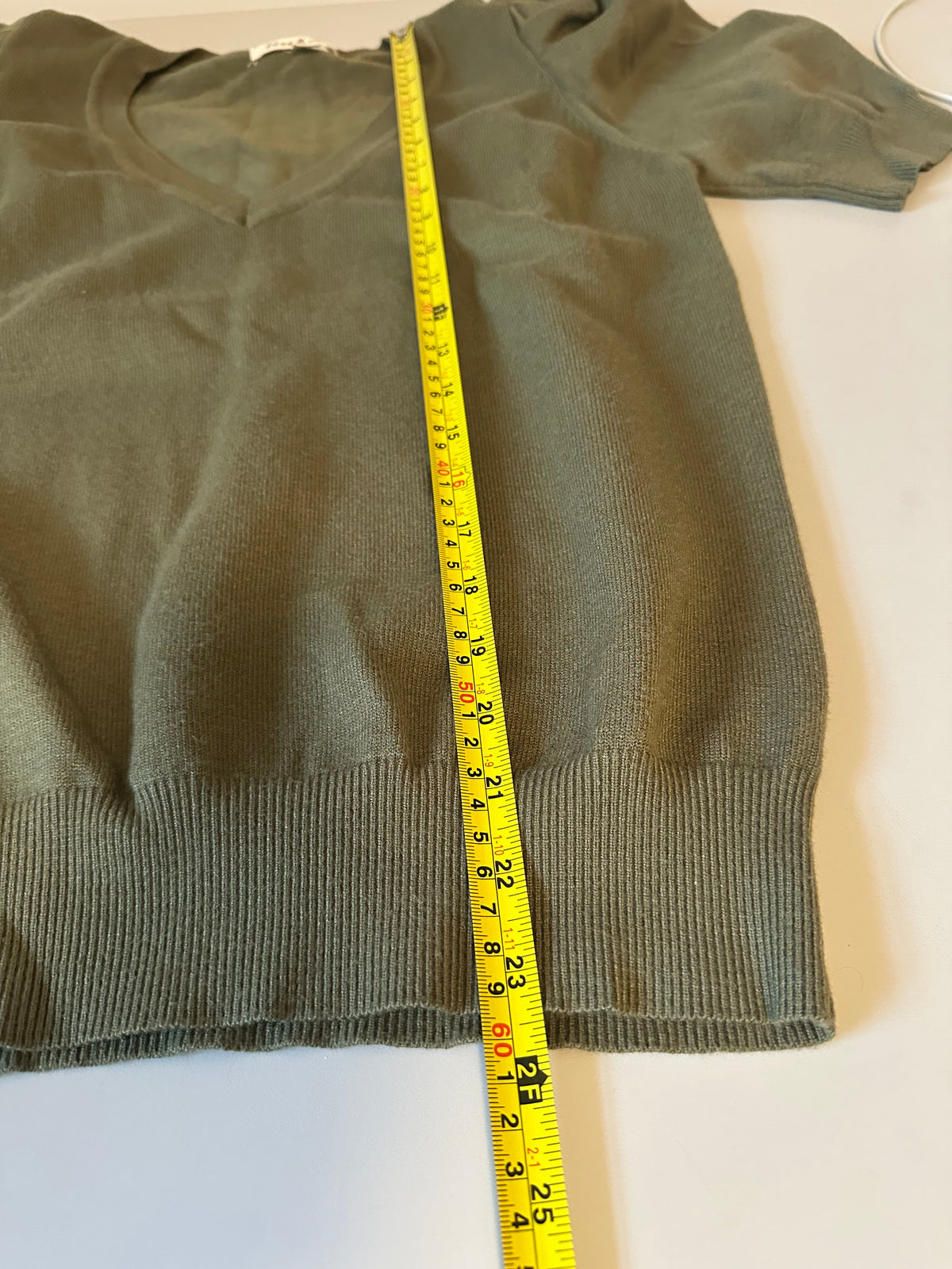 Vine & Love Olive Green Puff Sleeve V-Neck Knit Sweater | Size Small
