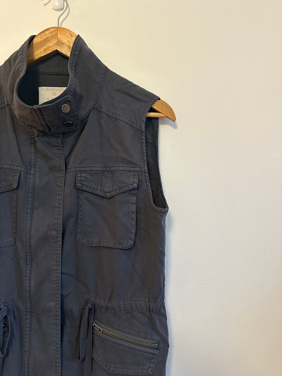 Caslon Dark Gray Cotton Tencel Blend Utility Vest | Size Small