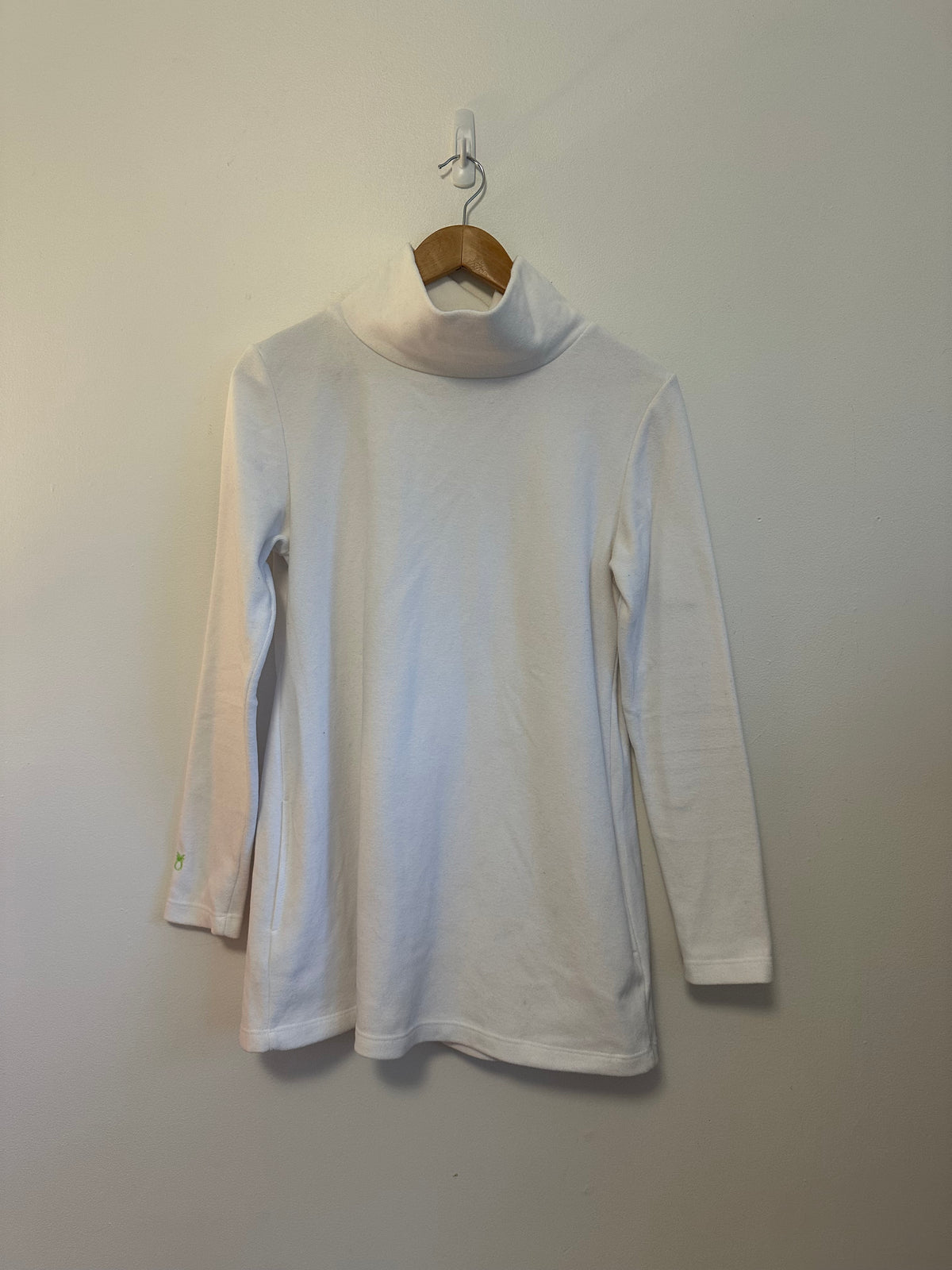 Dudley Stephens White Vello Fleece Turtleneck Tunic Top | Size Medium