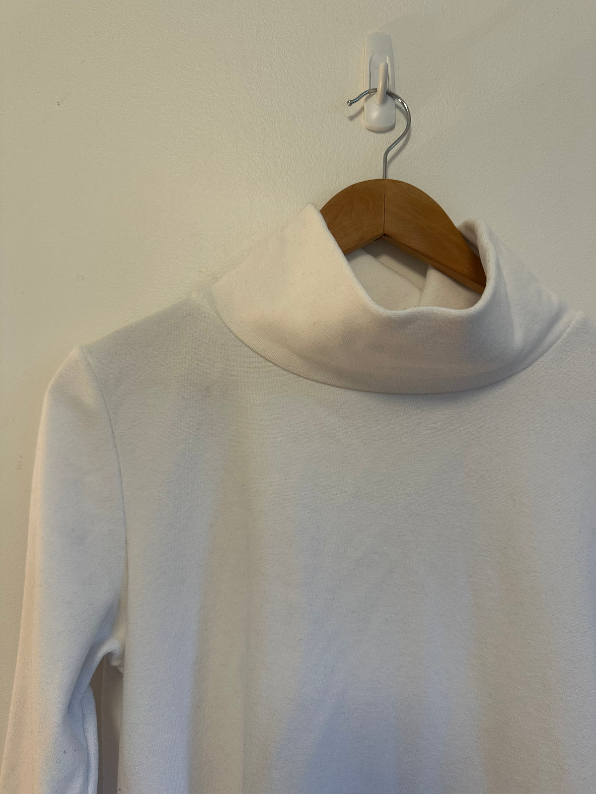 Dudley Stephens White Vello Fleece Turtleneck Tunic Top | Size Medium