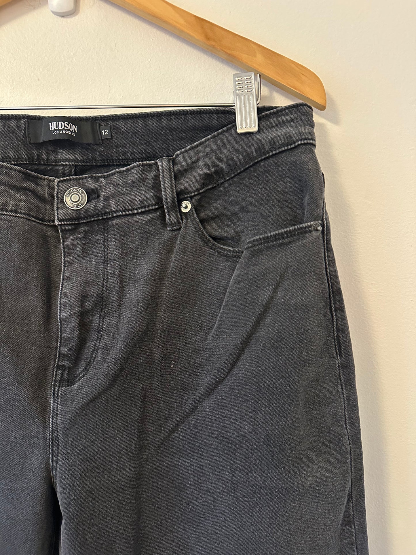 Hudson NWT Straight Leg Mid Rise Black Jeans | Size 12
