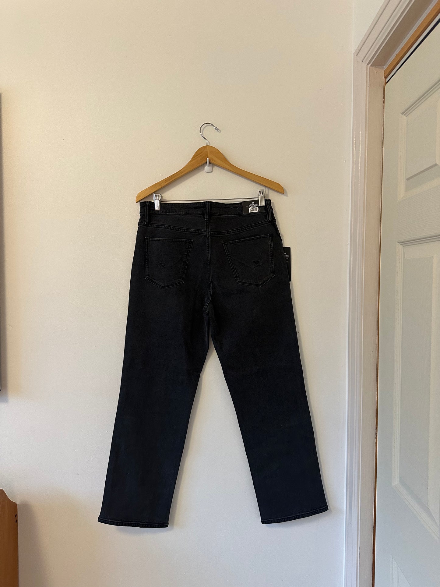 Hudson NWT Straight Leg Mid Rise Black Jeans | Size 12
