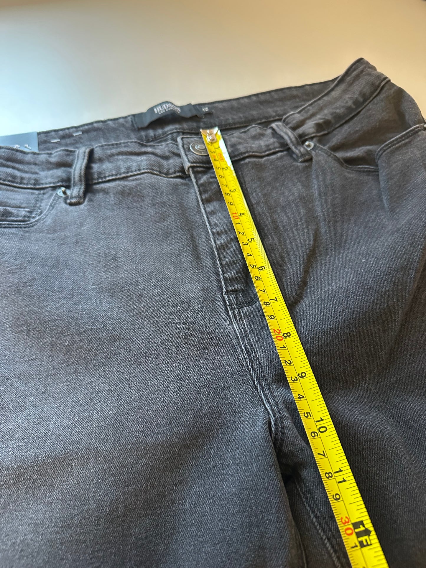 Hudson NWT Straight Leg Mid Rise Black Jeans | Size 12