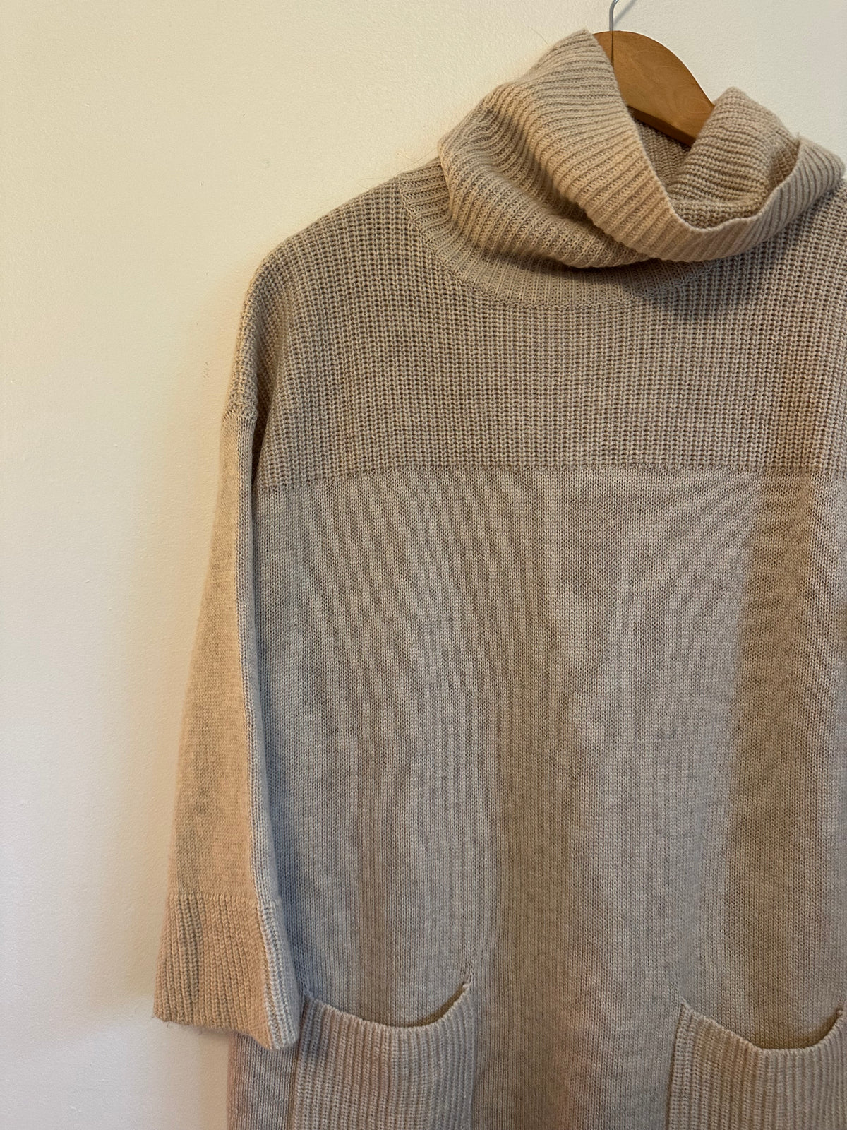 Claudia Nichole Merino Wool Cashmere Turtleneck Sweater in Beige | Size Small