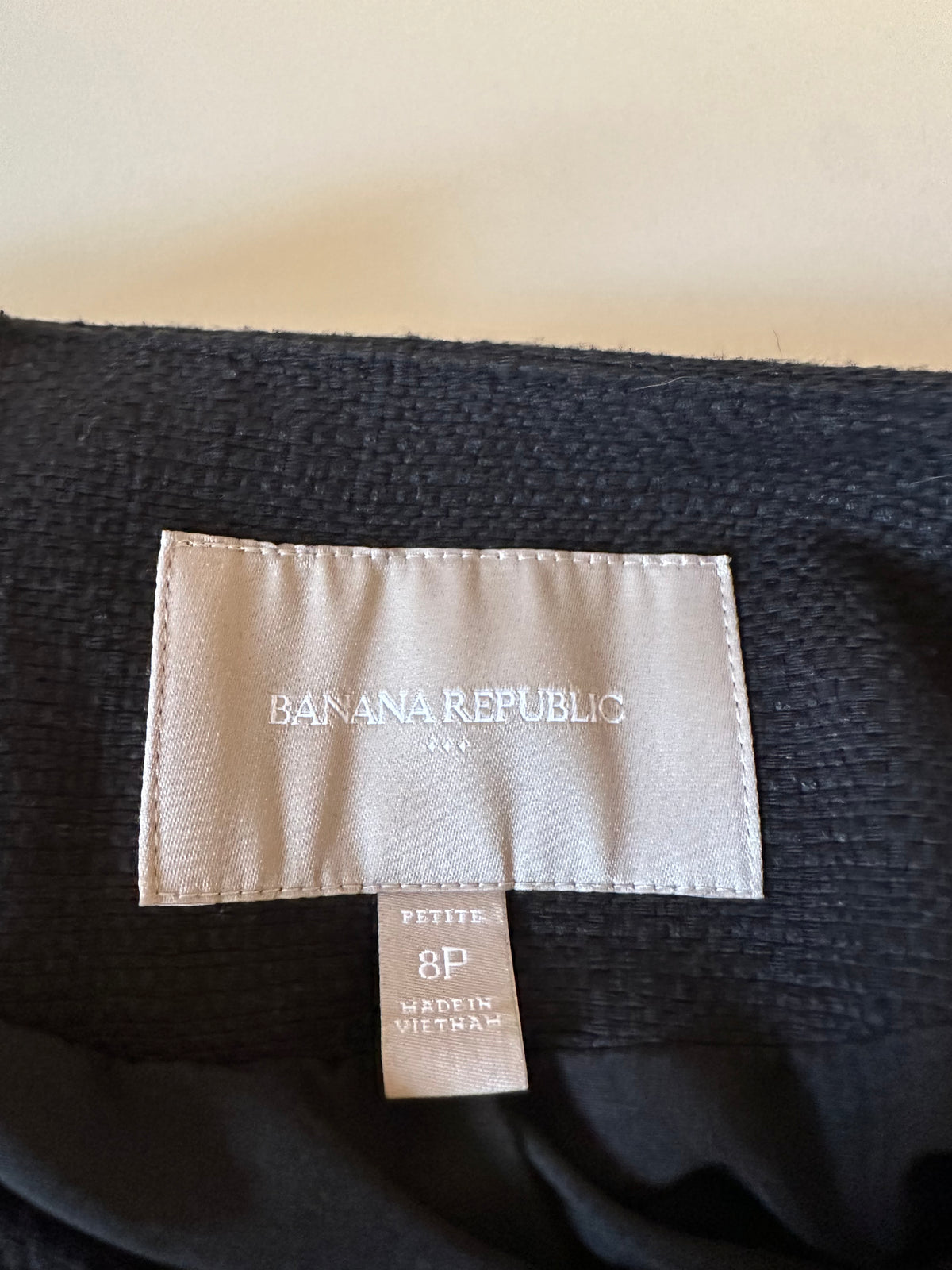 Banana Republic Black Textured Cropped Collarless Jacket | Size 8P