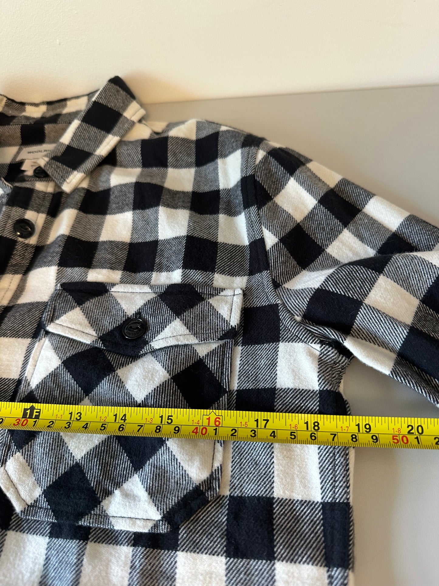 Woolrich Black and White Buffalo Check Flannel Plaid Shirt | Size Small