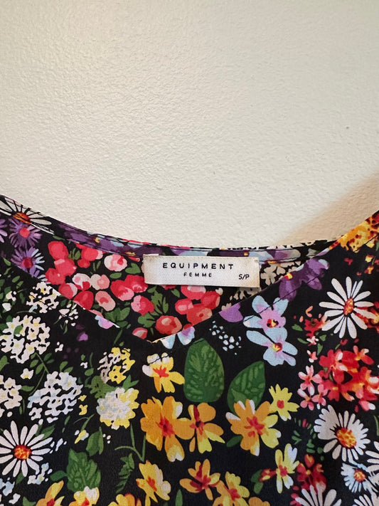 Equipment Femme 100% Silk Floral Camisole Top in Black Floral | Size Small