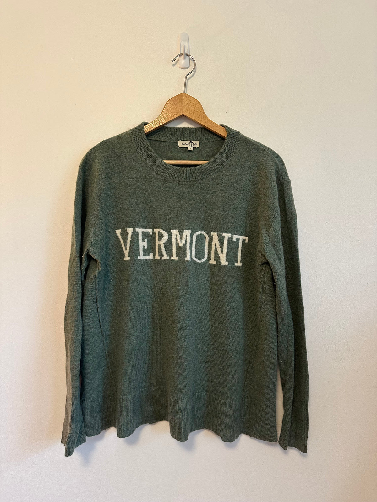Cortland Park Vermont Cashmere Crew Neck Sweater in Green| Size Small