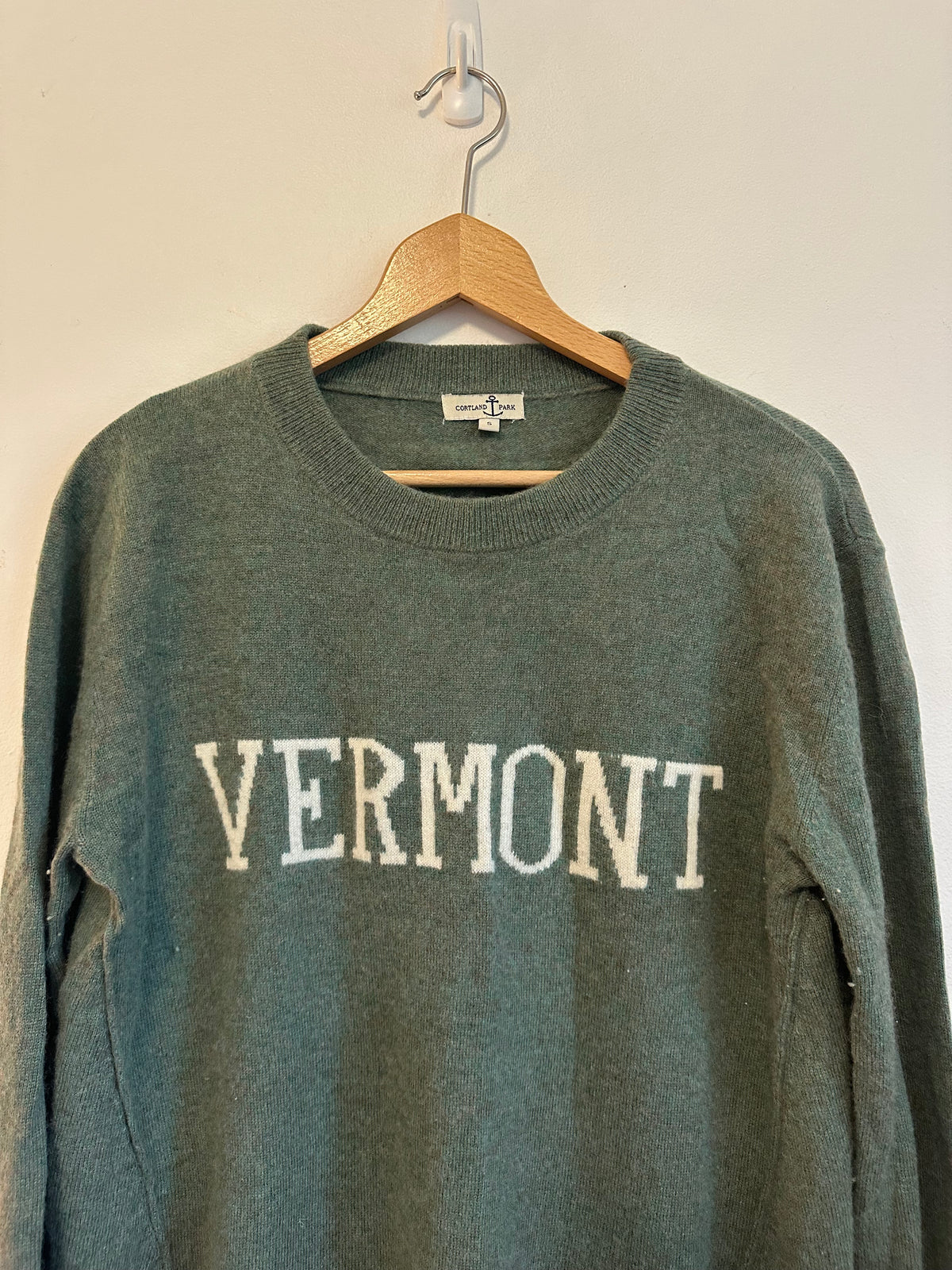 Cortland Park Vermont Cashmere Crew Neck Sweater in Green| Size Small