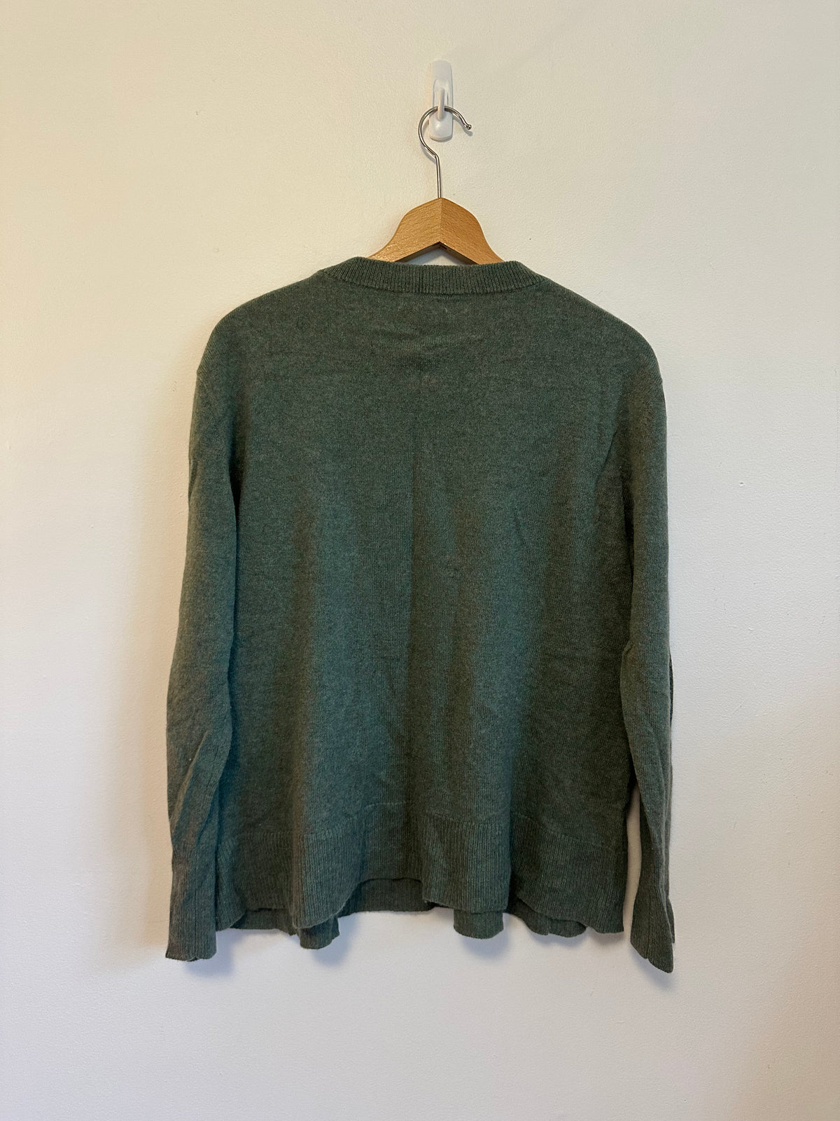 Cortland Park Vermont Cashmere Crew Neck Sweater in Green| Size Small