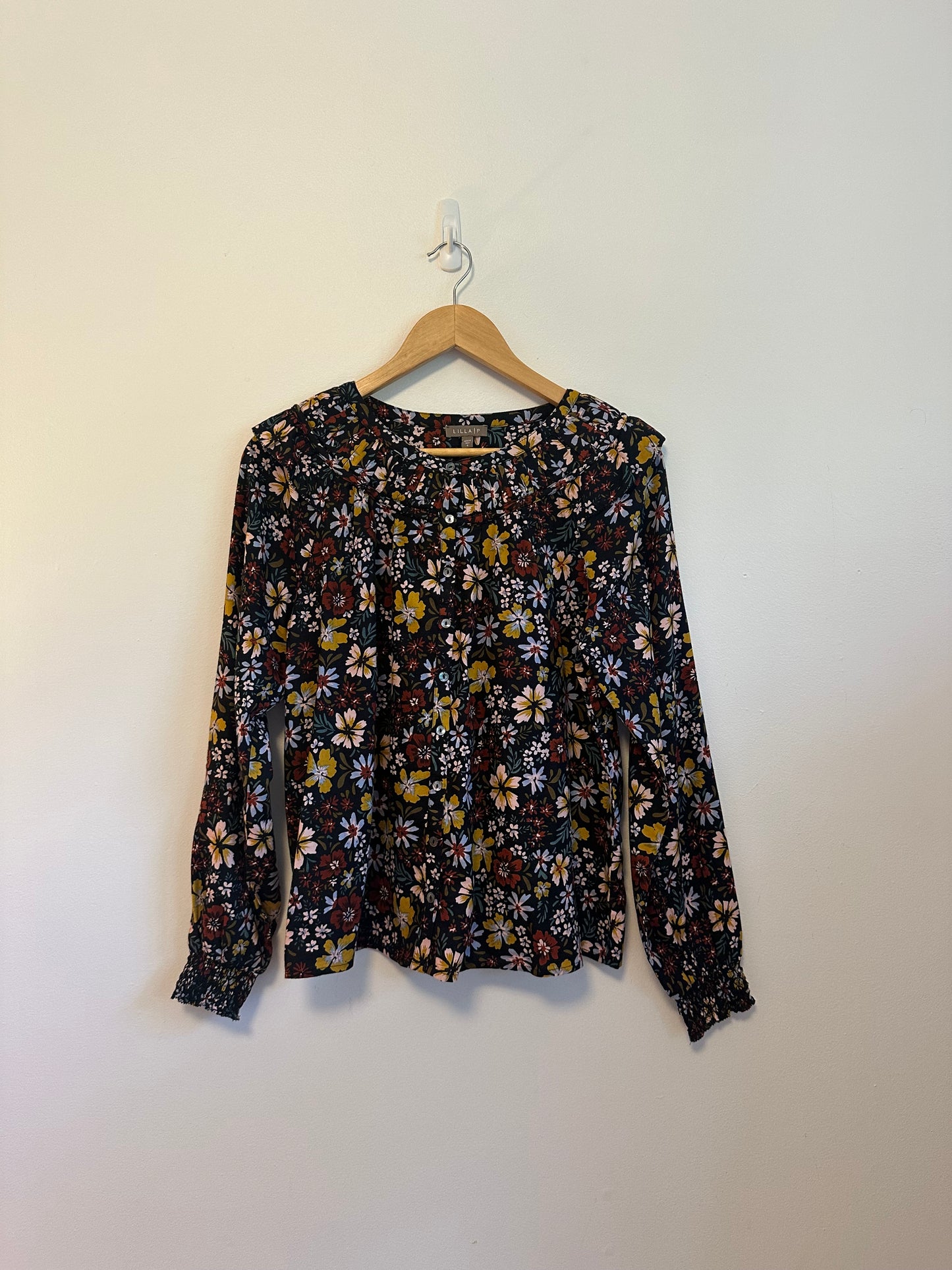 Lilla P Smocked Cuff Ruffle Button Front Blouse in Black Floral | Size Small