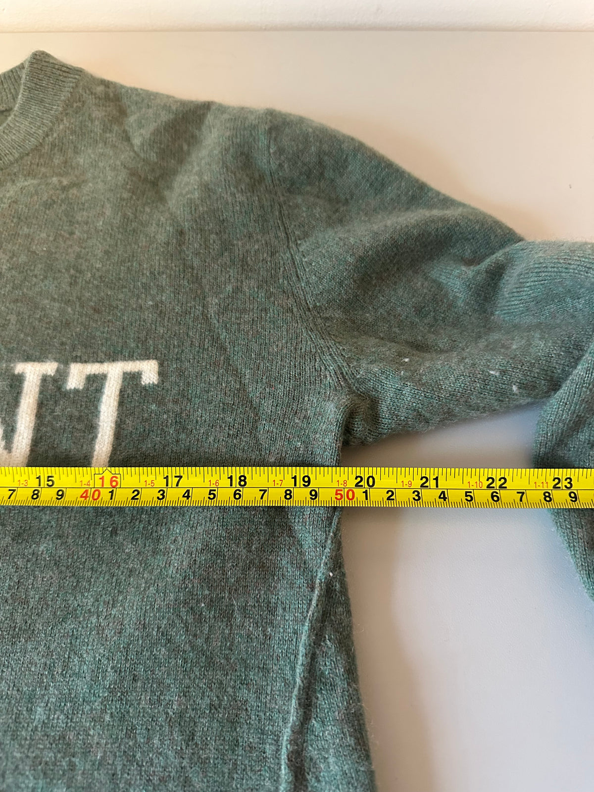 Cortland Park Vermont Cashmere Crew Neck Sweater in Green| Size Small