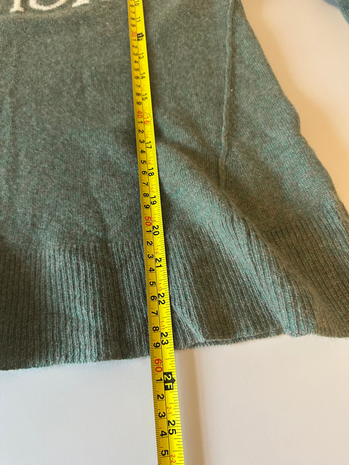Cortland Park Vermont Cashmere Crew Neck Sweater in Green| Size Small