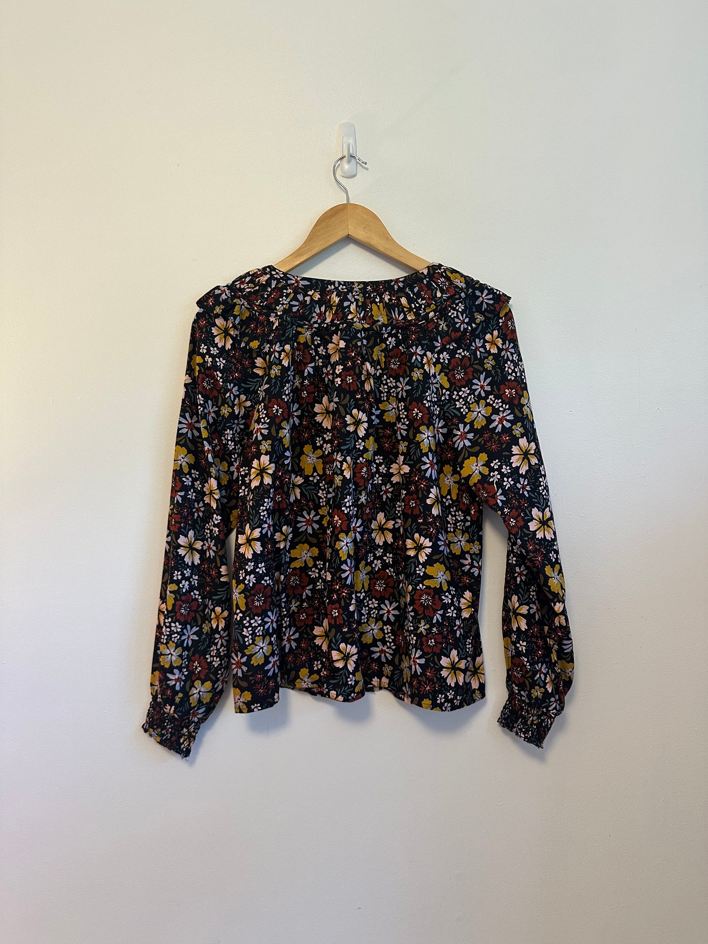 Lilla P Smocked Cuff Ruffle Button Front Blouse in Black Floral | Size Small
