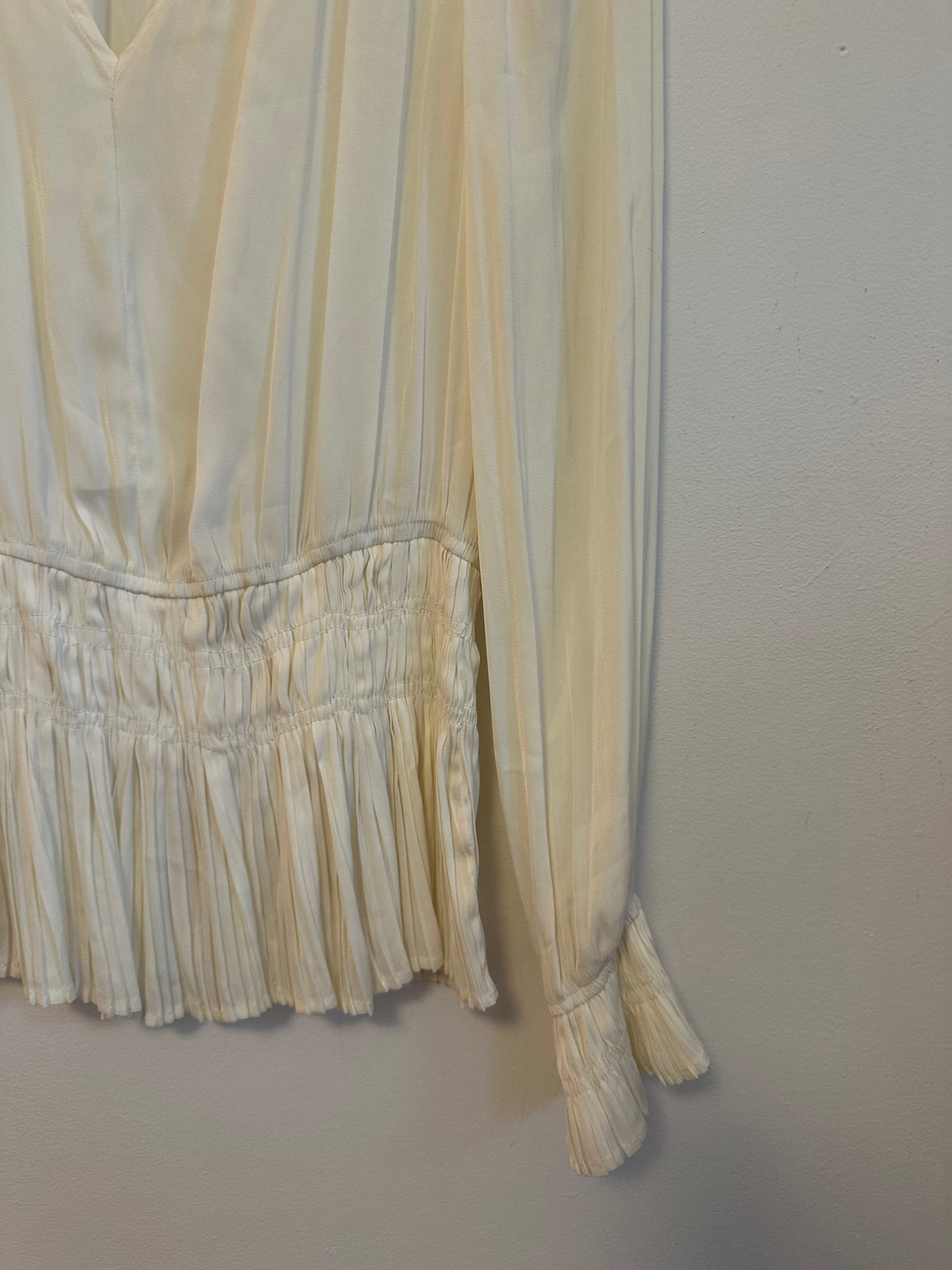 Current Air Los Angeles Ivory Pleated Smocked Waist Peplum Blouse | Size Medium