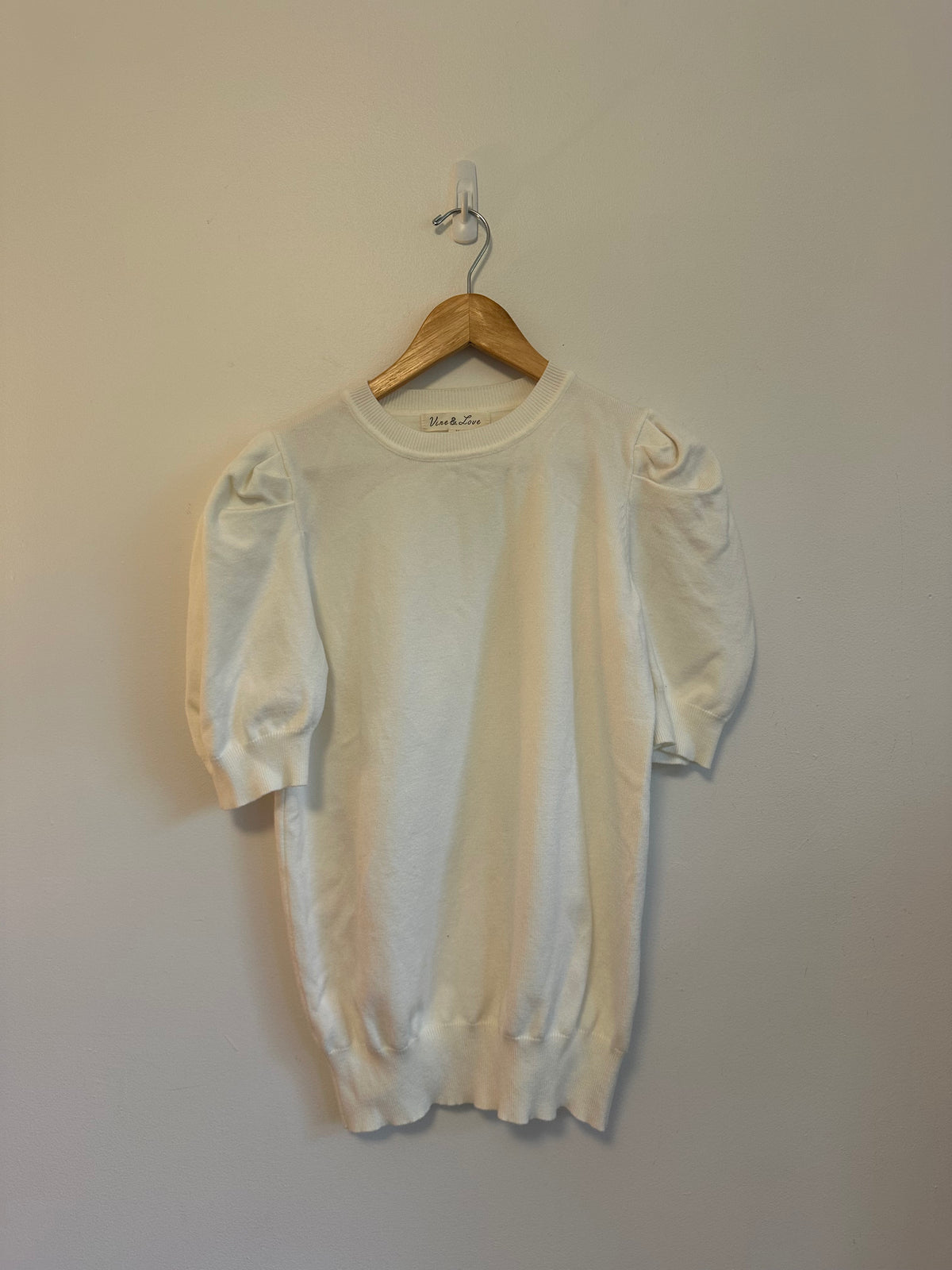Vine & Love Ivory White Puff Short Sleeve Knit Sweater | Size Medium