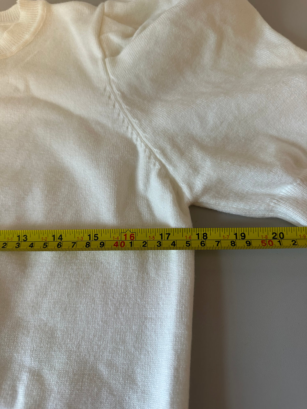 Vine & Love Ivory White Puff Short Sleeve Knit Sweater | Size Medium