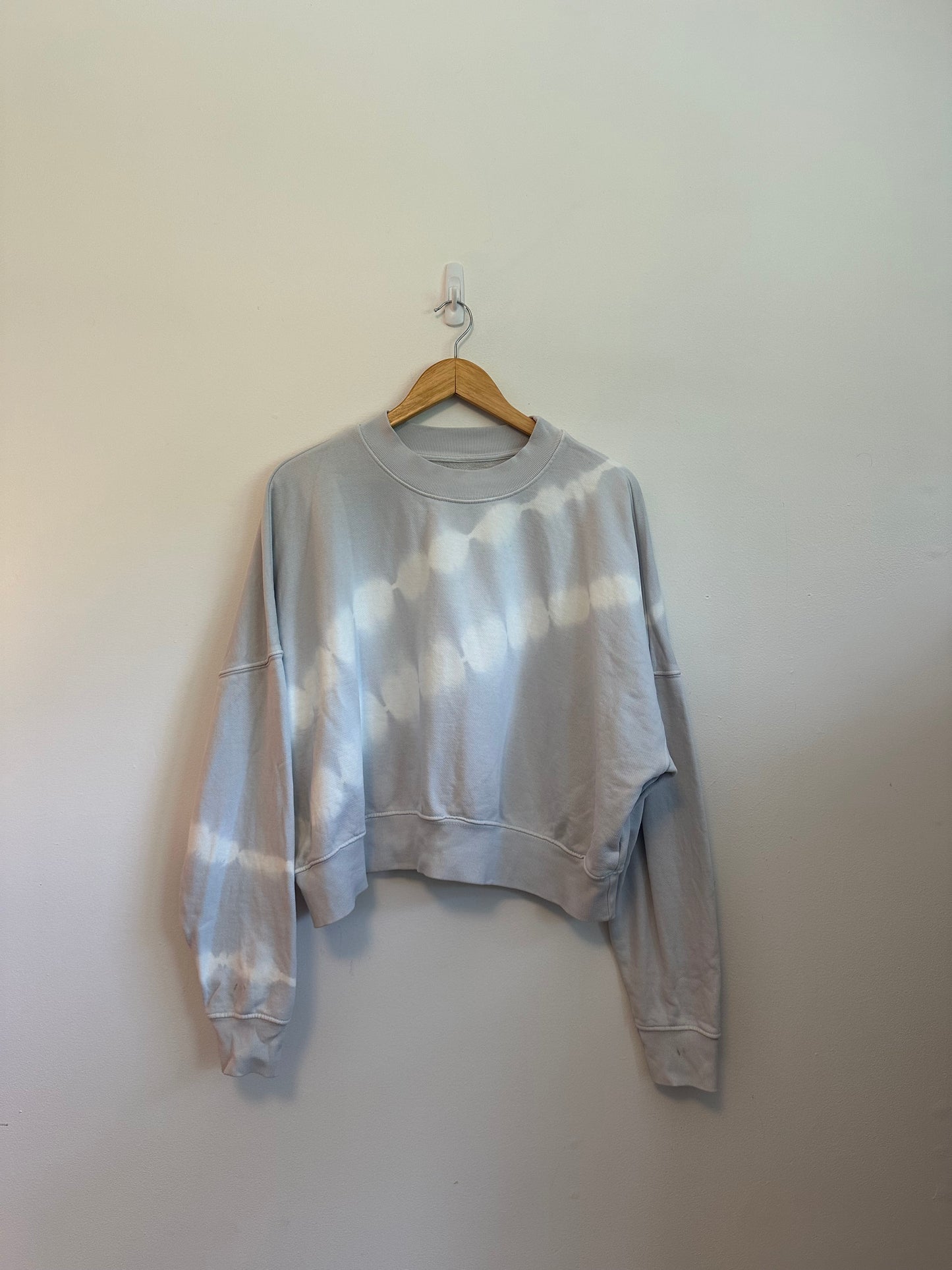 Spiritual Gangster Blue Tie Dye Cropped Sweatshirt | Size Large