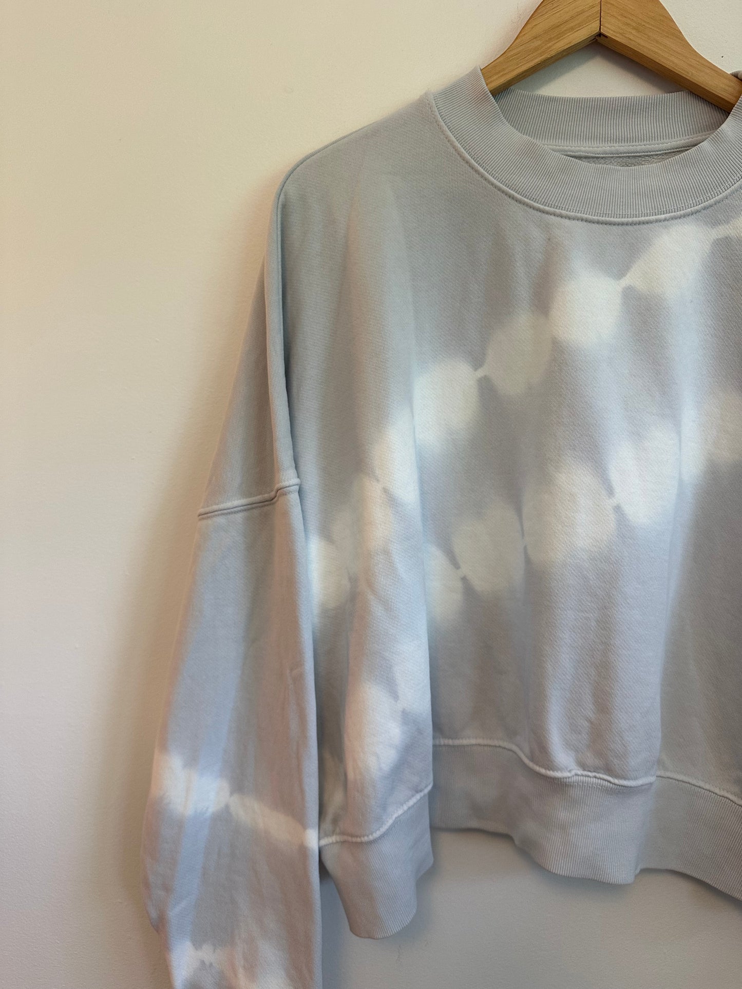 Spiritual Gangster Blue Tie Dye Cropped Sweatshirt | Size Large