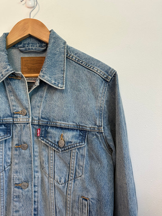 Levis Premium Original Trucker Jean Jacket in Light Wash Denim Blue | Size Small