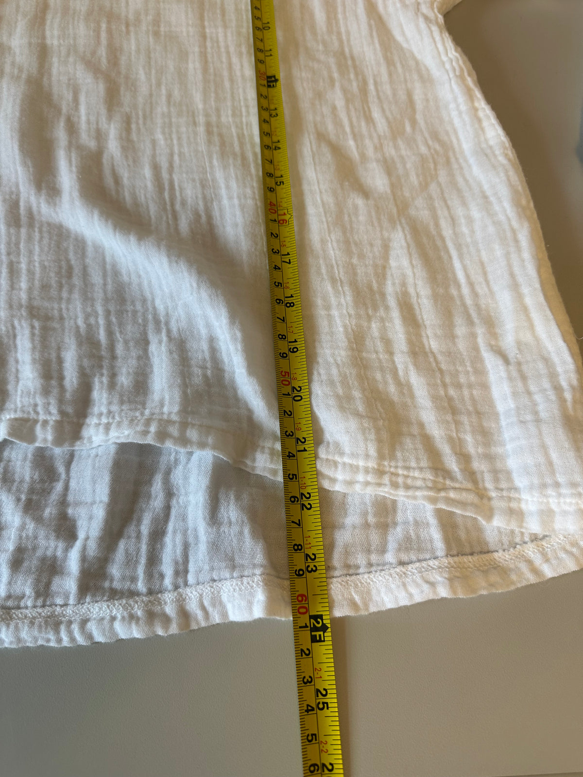 Dylan White Cotton Gauze Crinkle Mock Neck Drawstring Top | Size Small