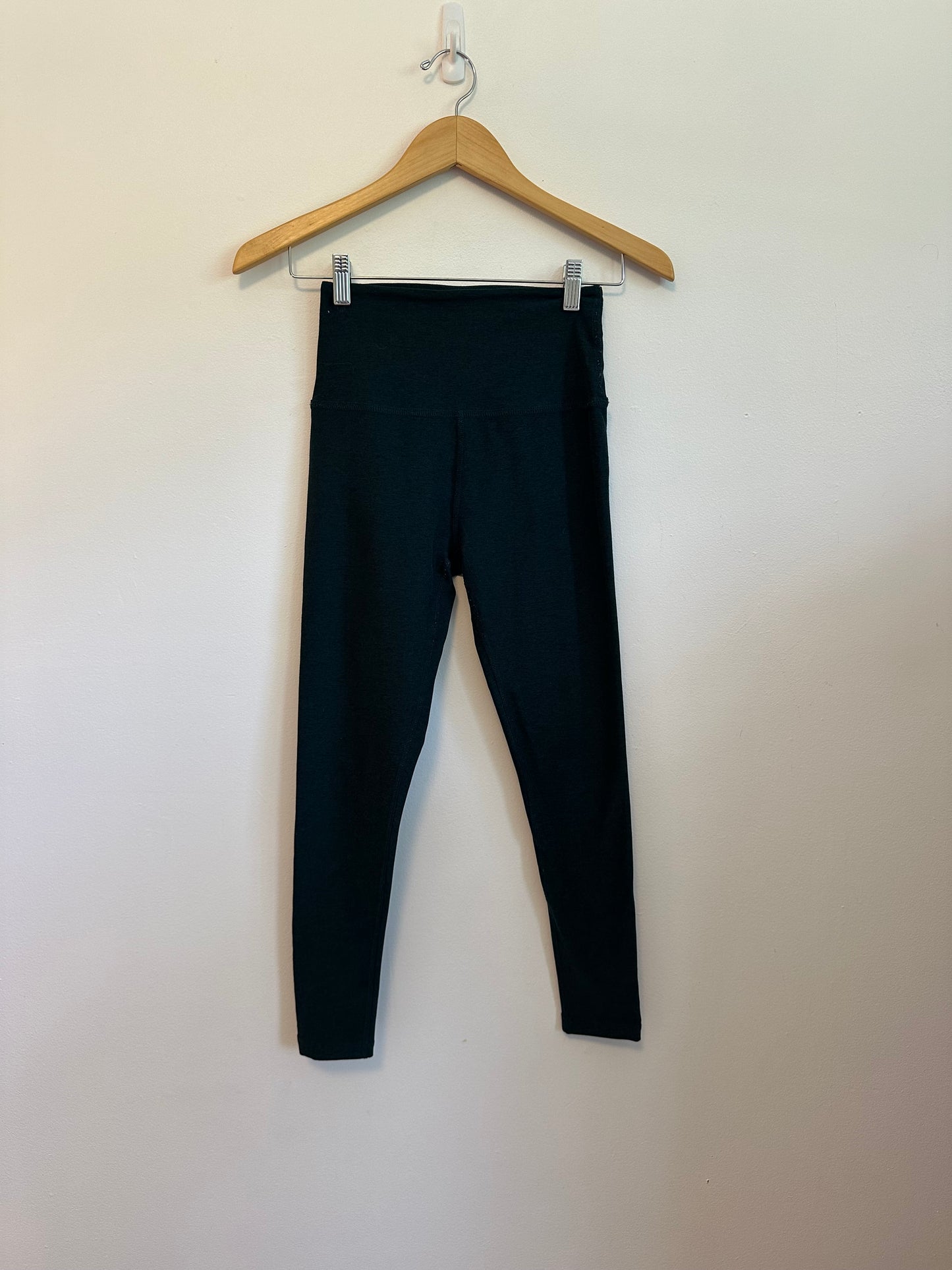 Beyond Yoga Spacedye Vitalize Leggings in Dark Spruce Green Heather | Size Small