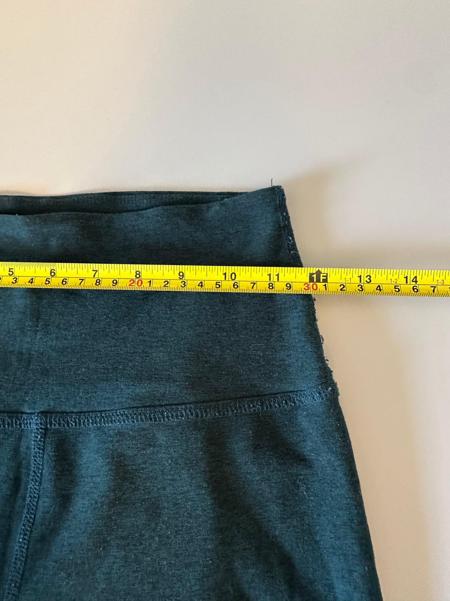 Beyond Yoga Spacedye Vitalize Leggings in Dark Spruce Green Heather | Size Small