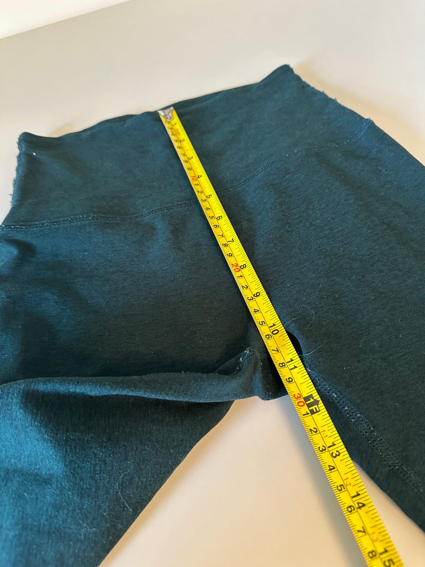 Beyond Yoga Spacedye Vitalize Leggings in Dark Spruce Green Heather | Size Small