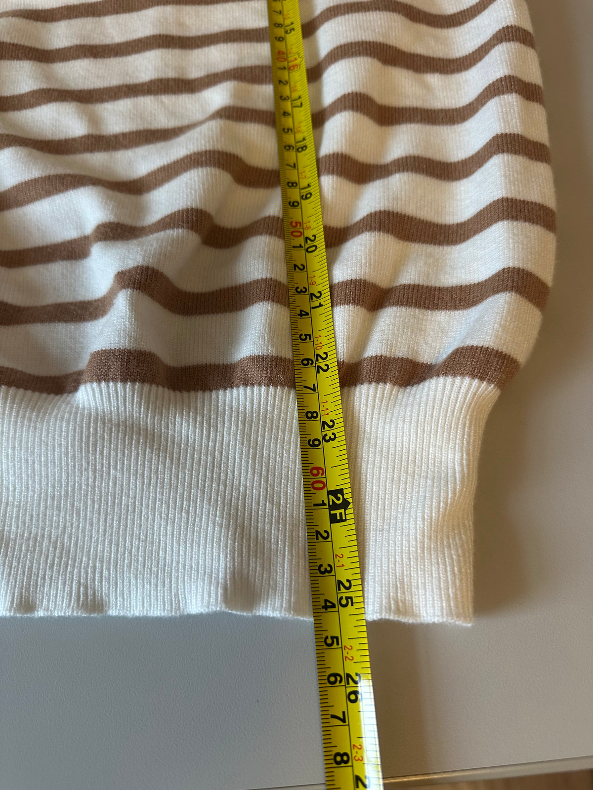 Vine & Love White and Tan Striped Puff Sleeve Sweater | Size Small