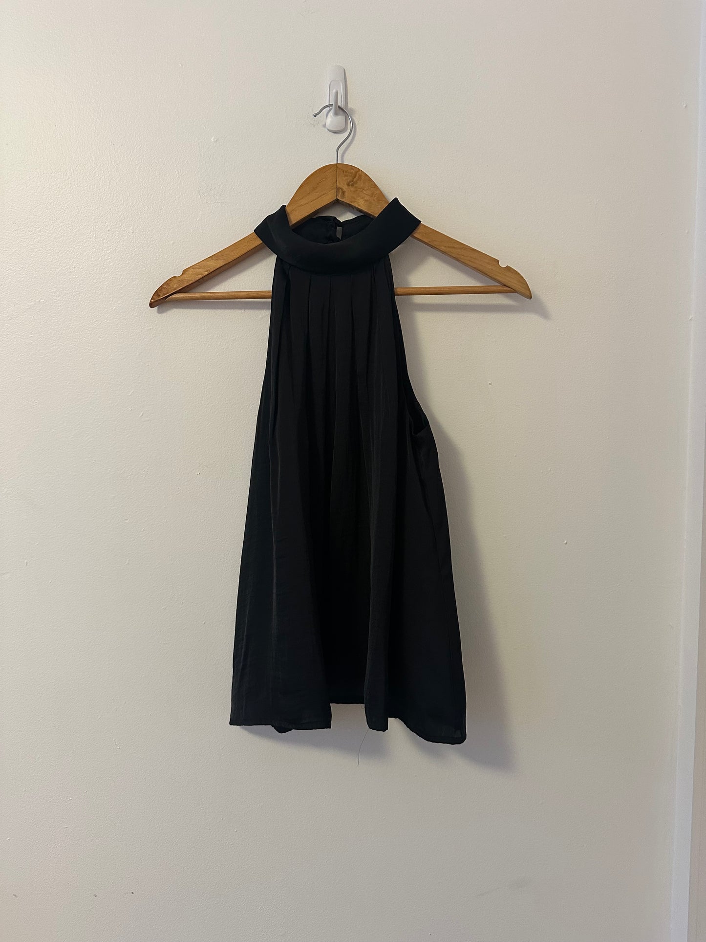 Banana Republic Swing Pleated Halter Tank Top in Black | Size XXS