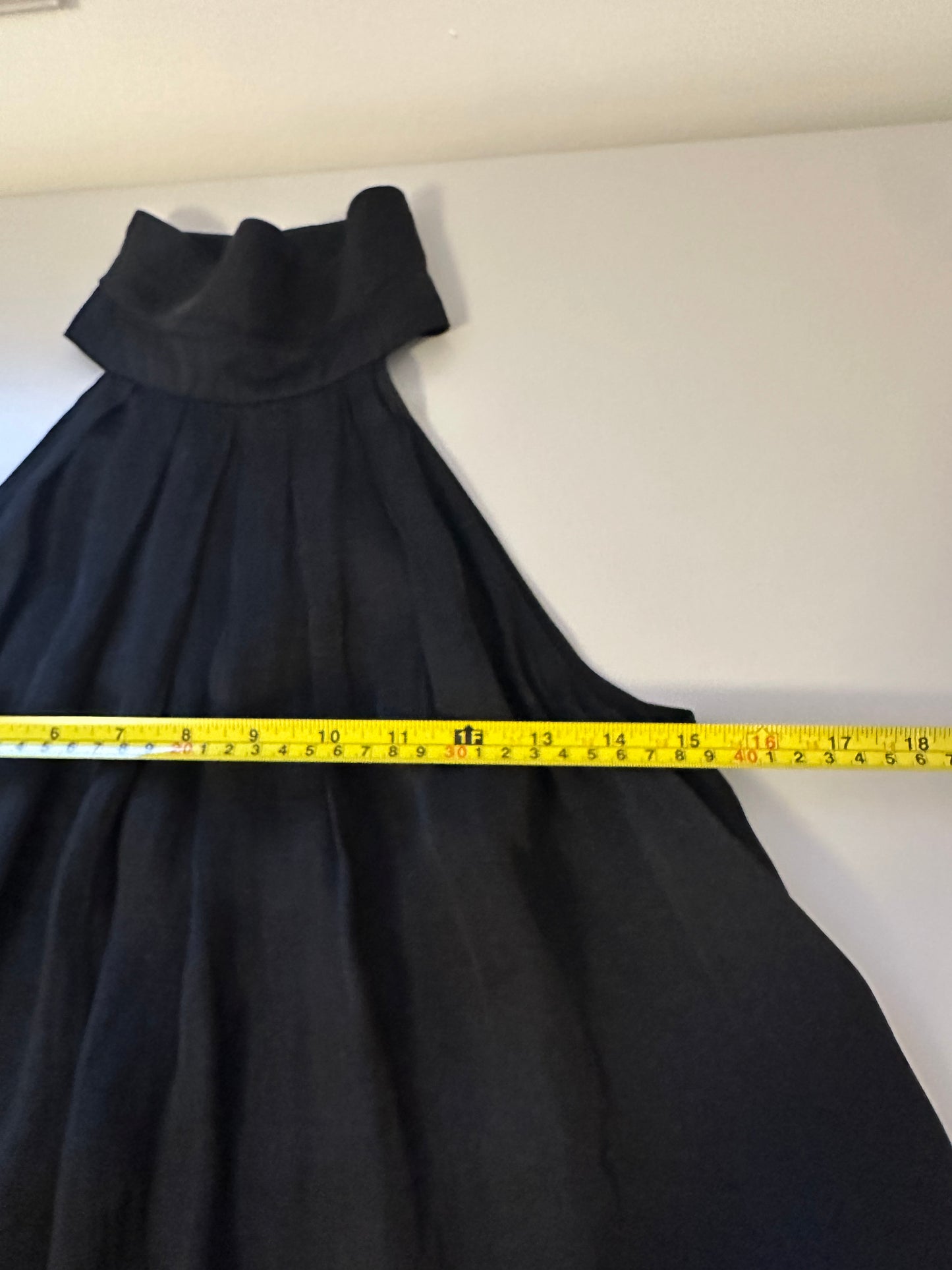 Banana Republic Swing Pleated Halter Tank Top in Black | Size XXS