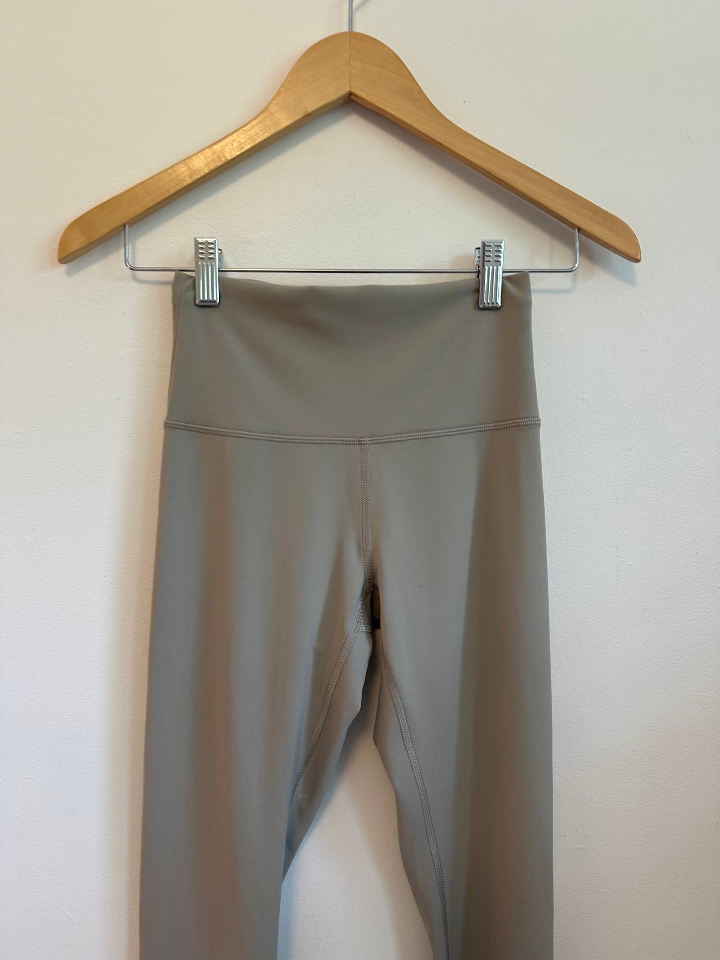 Lululemon Wunder Train High-Rise 25" Leggings in Gray Taupe | Size 4