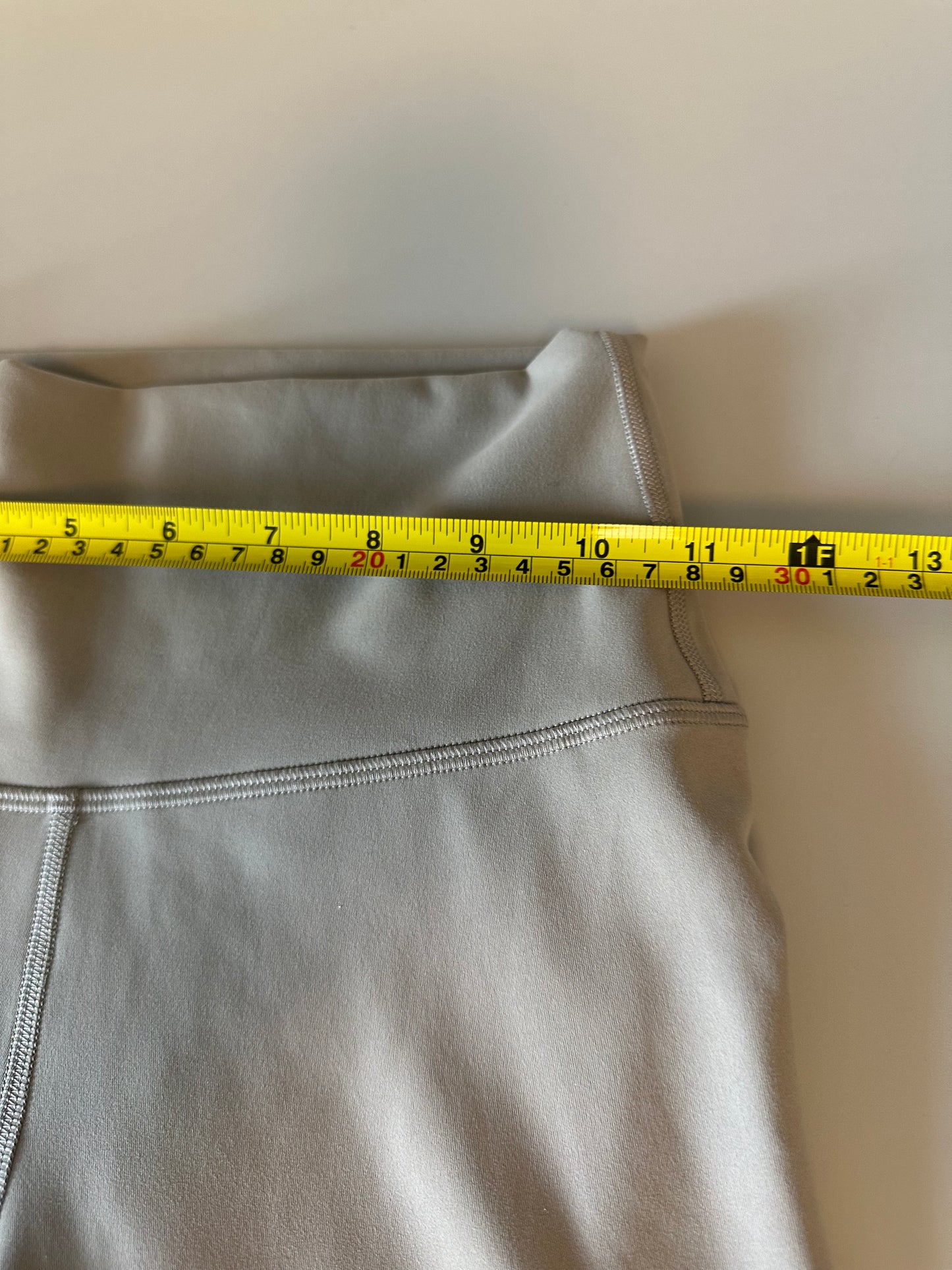 Lululemon Wunder Train High-Rise 25" Leggings in Gray Taupe | Size 4