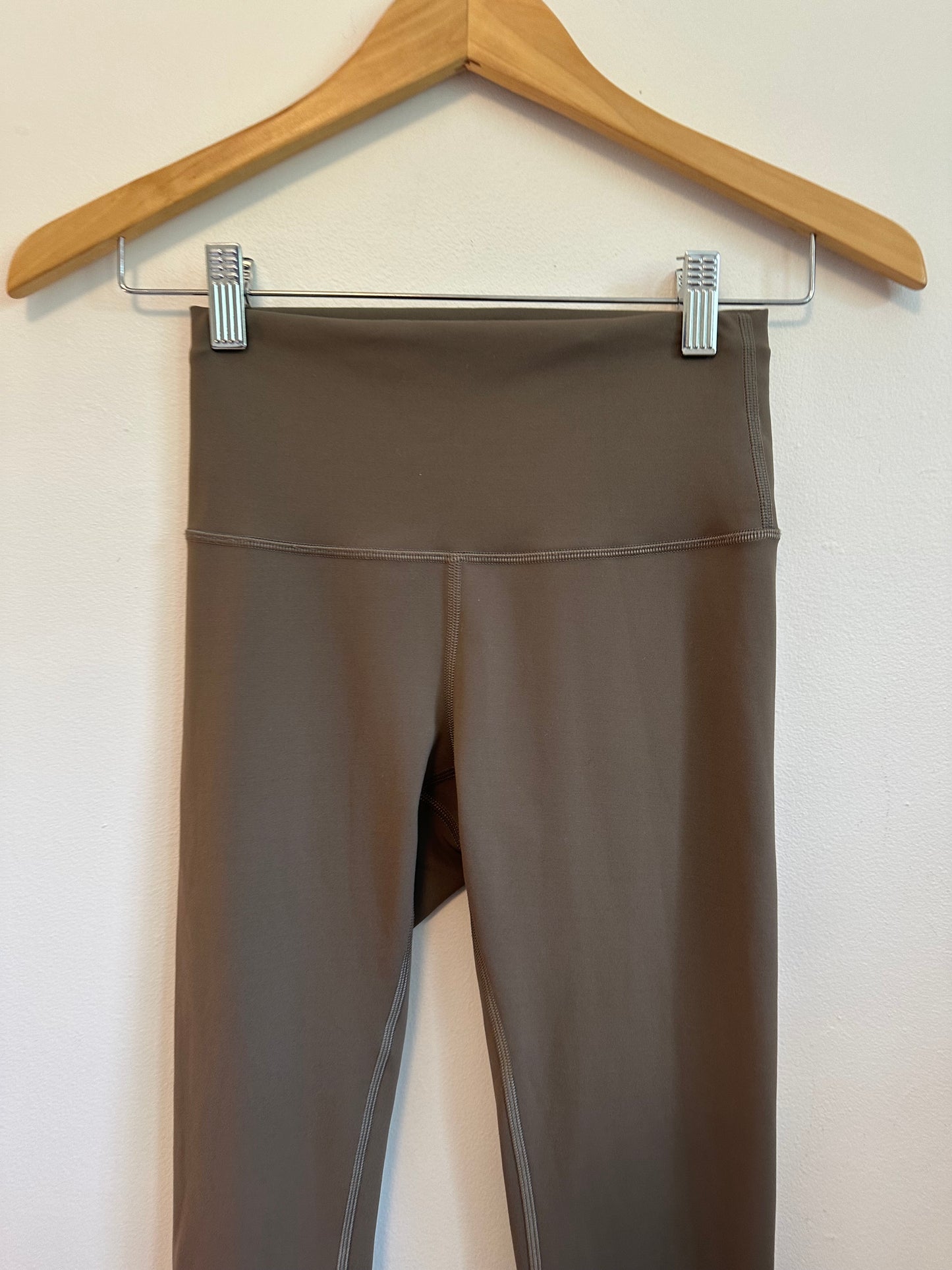 Lululemon Wunder Train High-Rise 25" Leggings in Brown | Size 4