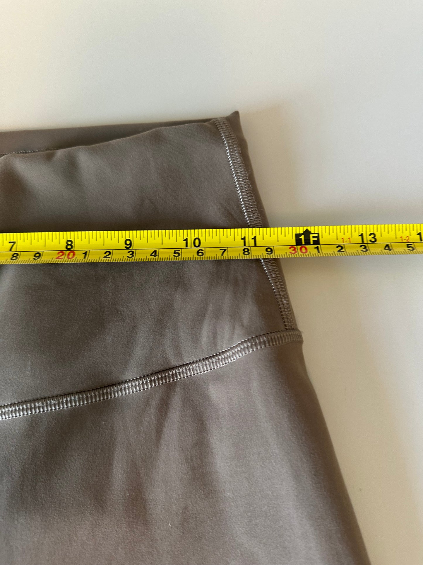 Lululemon Wunder Train High-Rise 25" Leggings in Brown | Size 4