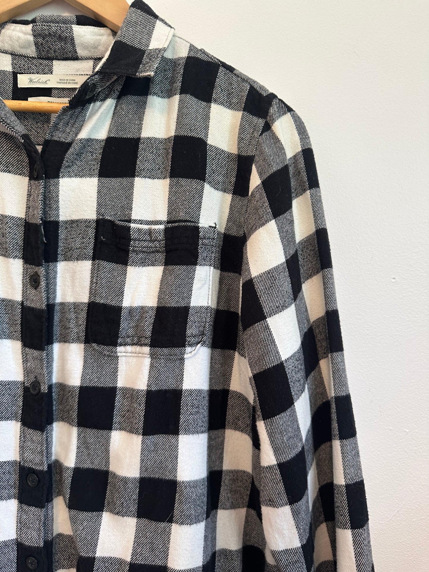 Woolrich Pemberton Black and White Buffalo Plaid Cotton Flannel Shirt | Size Small