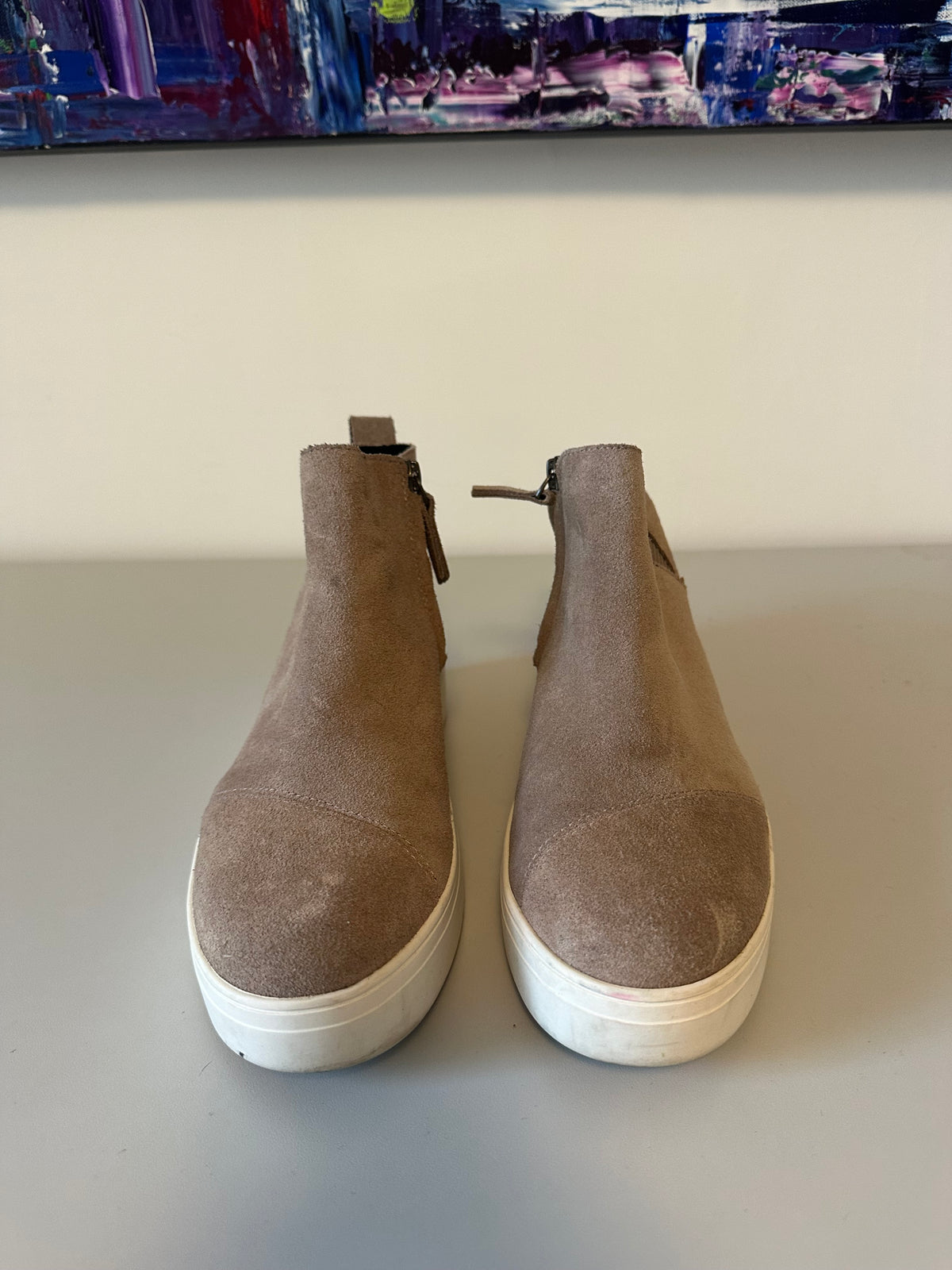 TOMS Jutti Chelsea Taupe Suede Platform Ankle Sneakers | Size 7