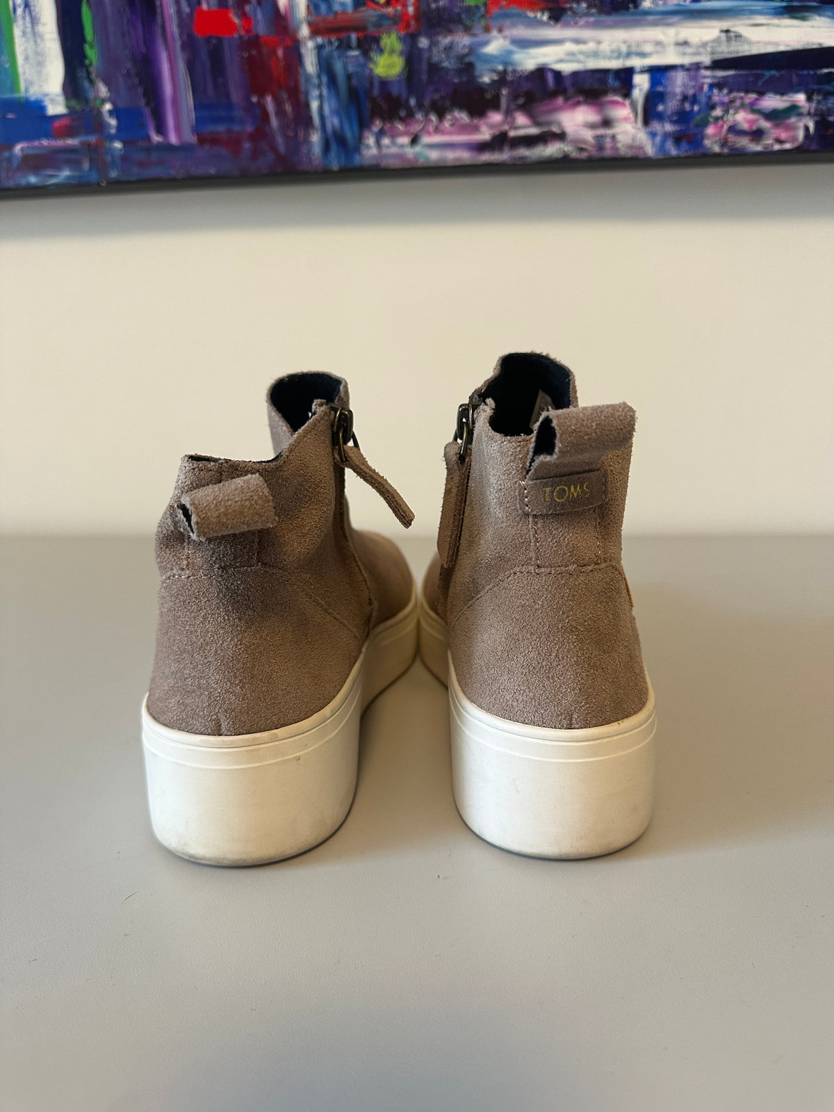 TOMS Jutti Chelsea Taupe Suede Platform Ankle Sneakers | Size 7