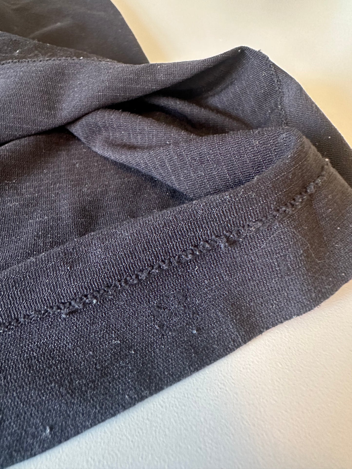 Lululemon Swiftly Tech Long Sleeve Crew Neck in Black | Size 8